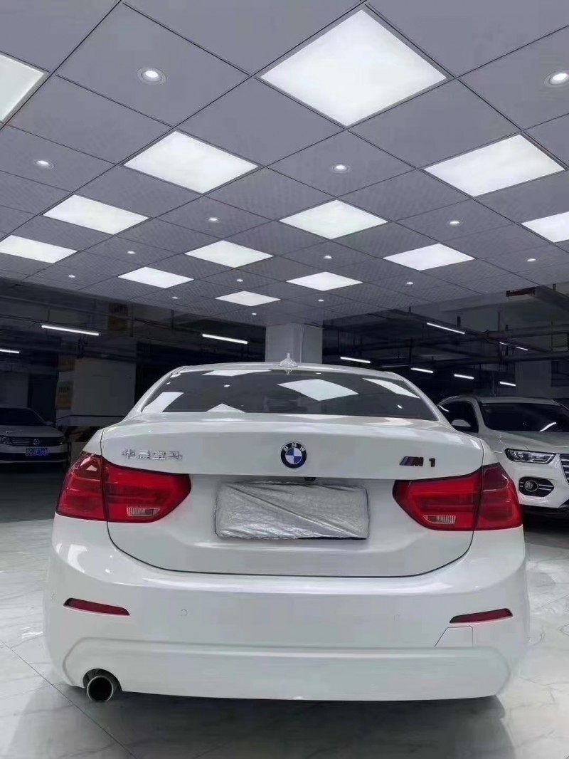 成都19年宝马1系1
