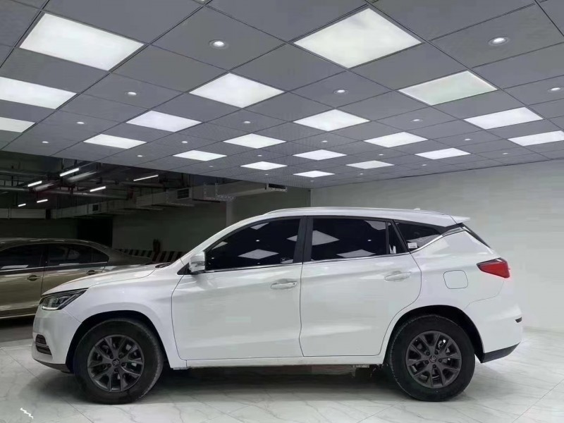 成都20年比亚迪宋3