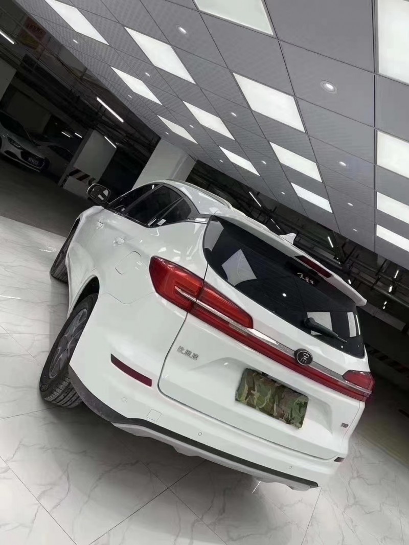 成都20年比亚迪宋5