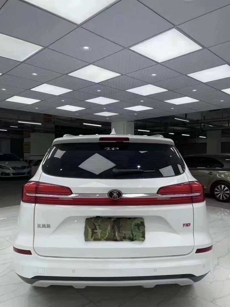 成都20年比亚迪宋9