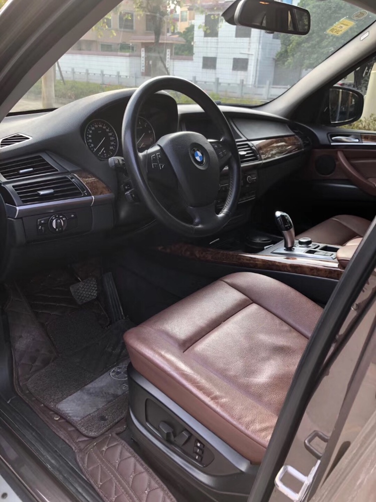 中山13年宝马X56