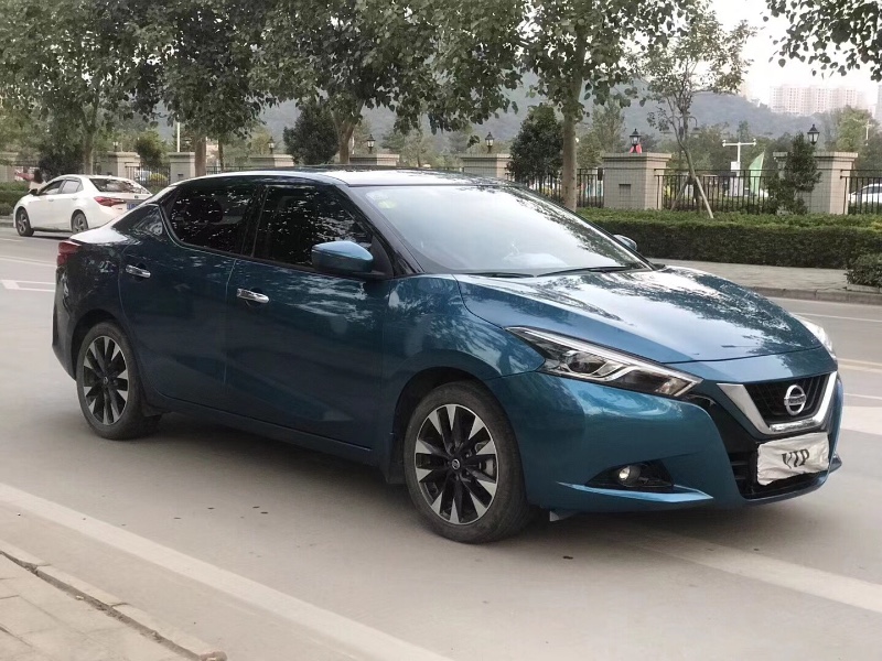 中山18年日产蓝鸟3