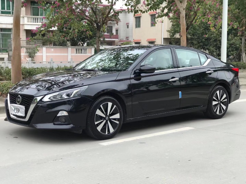 中山20年日产天籁3