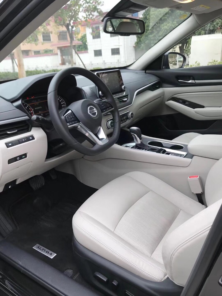 中山20年日产天籁4