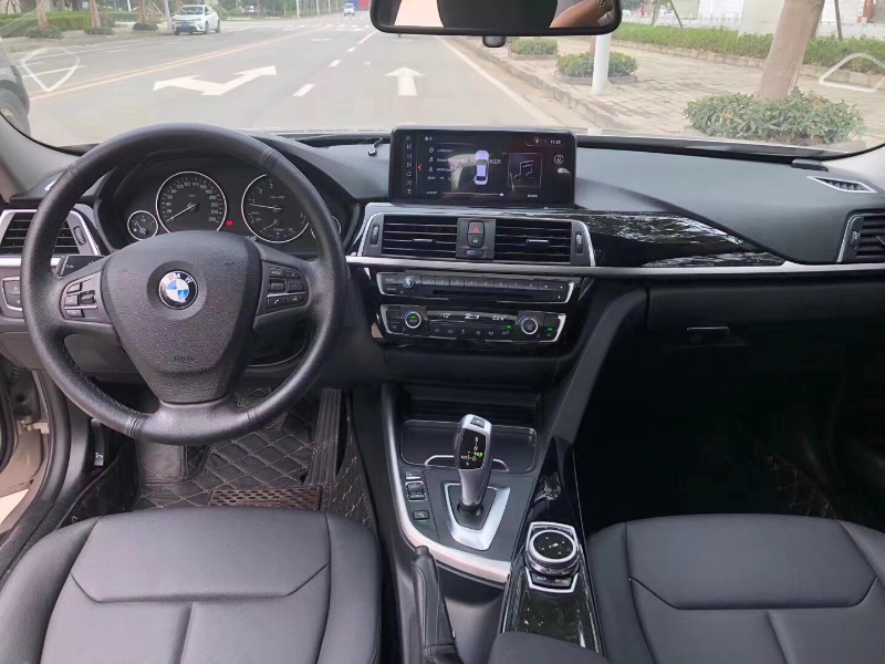 中山17年宝马3系7