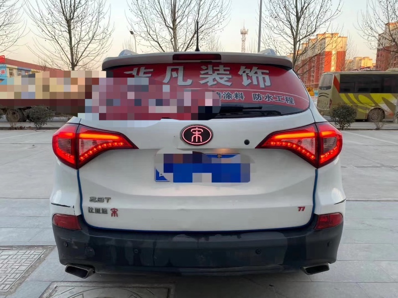 青岛17年比亚迪宋4