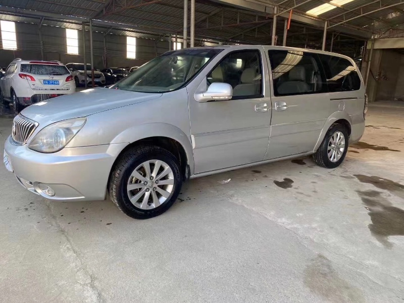 徐州16年别克GL82