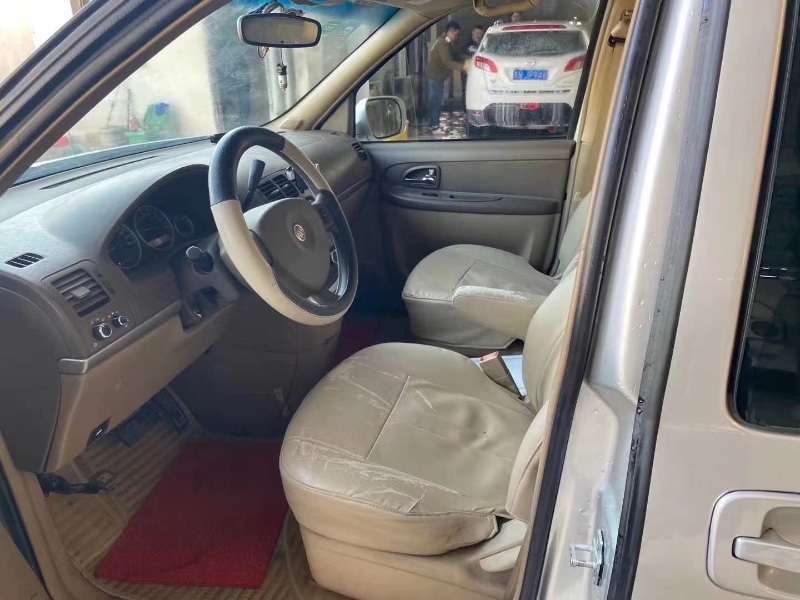 徐州16年别克GL84