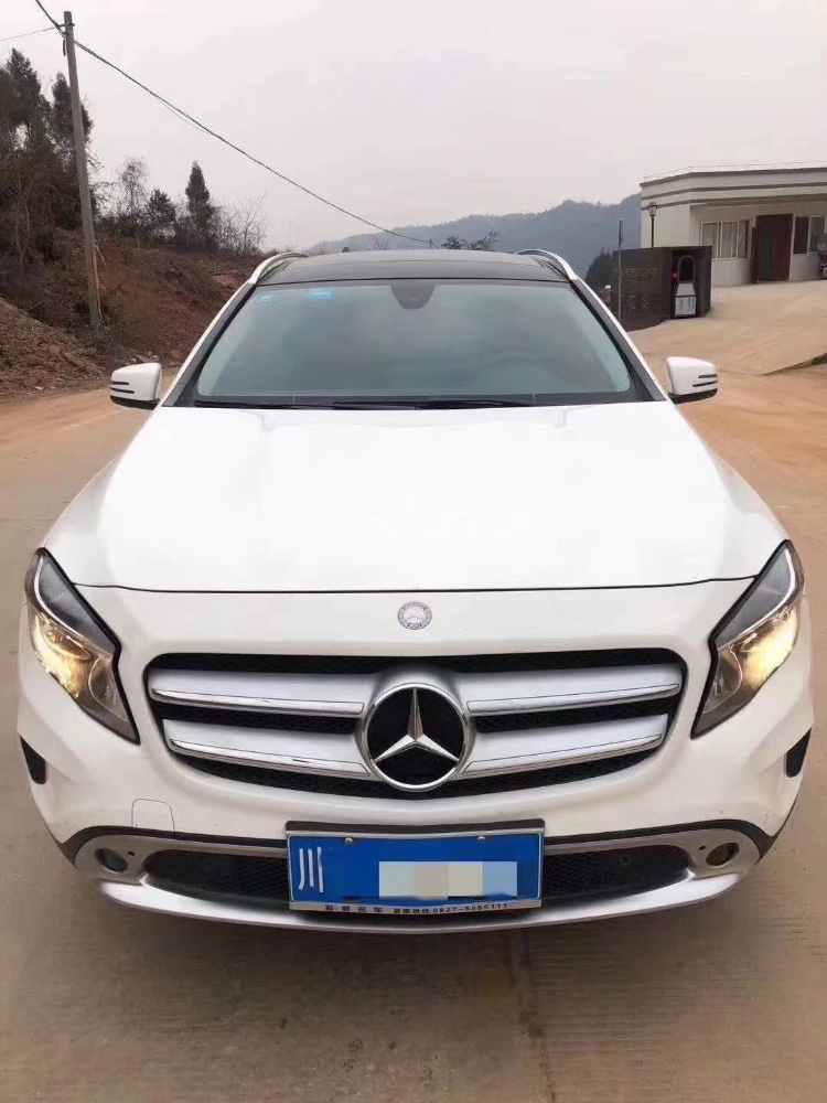 成都16年奔驰GLA9