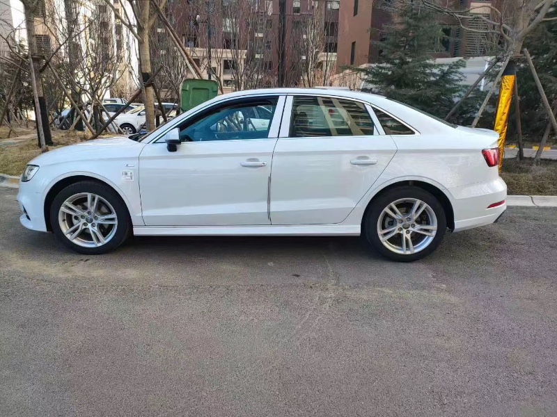 淄博21年奥迪A33