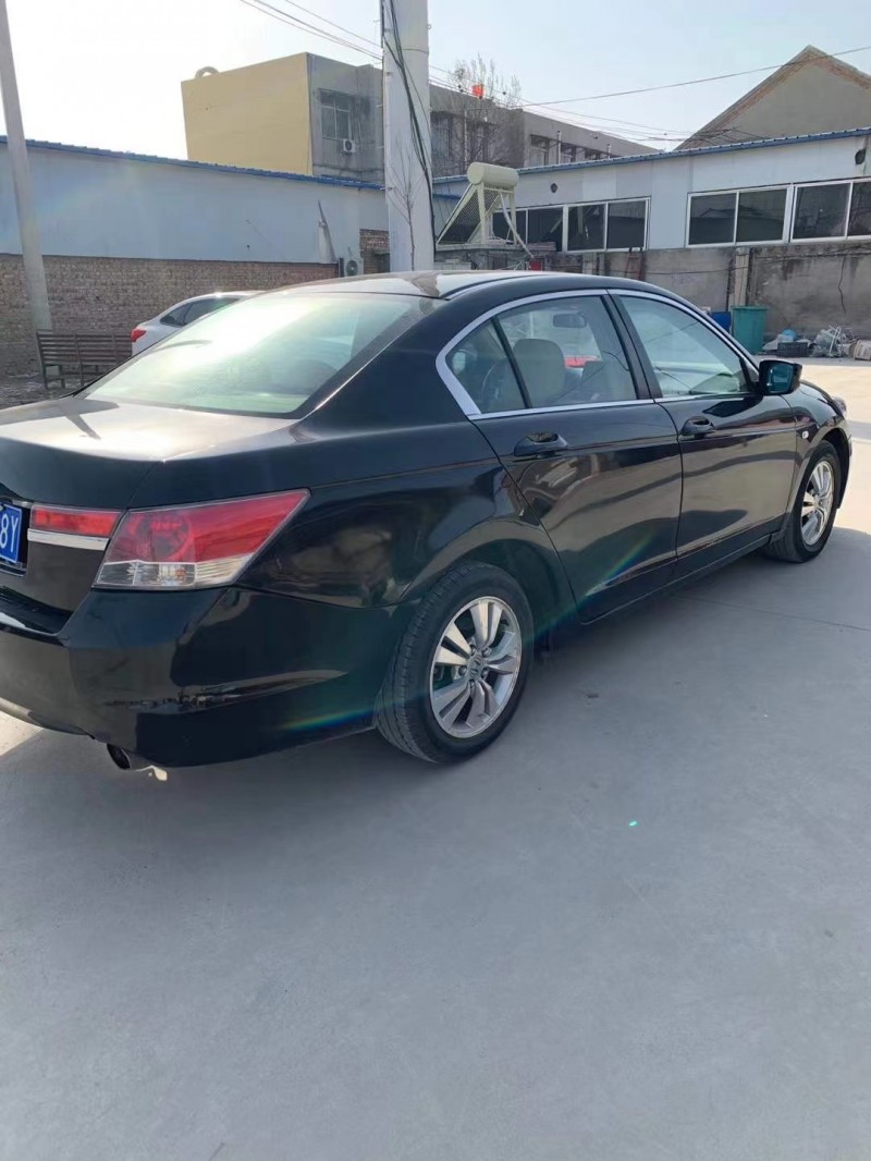 北京11年本田雅阁4