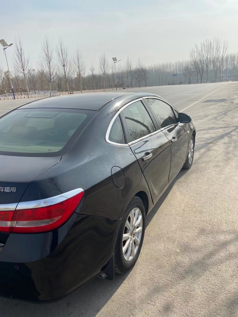 青岛14年别克英朗5