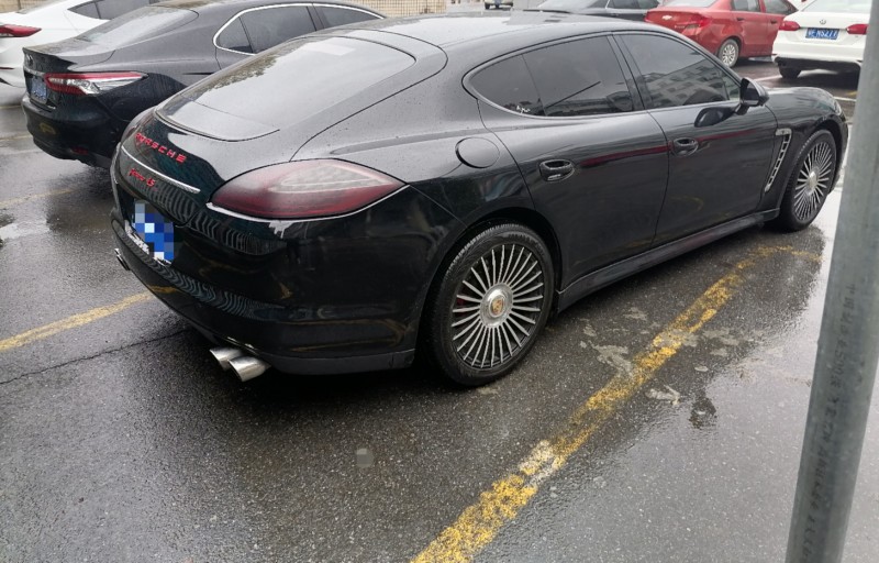 武汉10年保时捷帕拉梅拉5