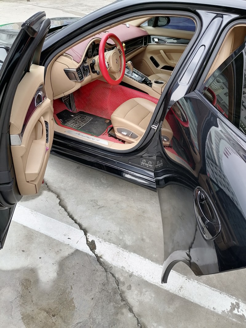 武汉10年保时捷帕拉梅拉1