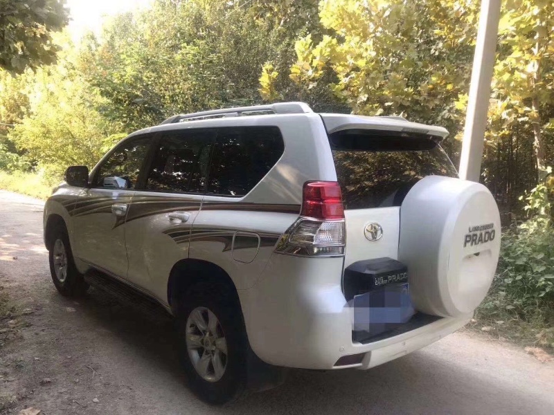 济南14年丰田普拉多8