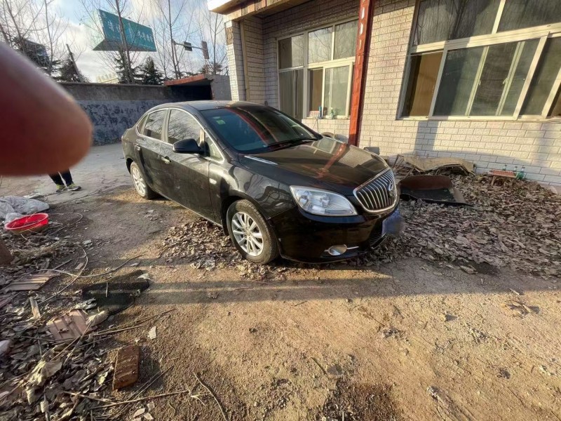 青岛14年别克英朗GT2