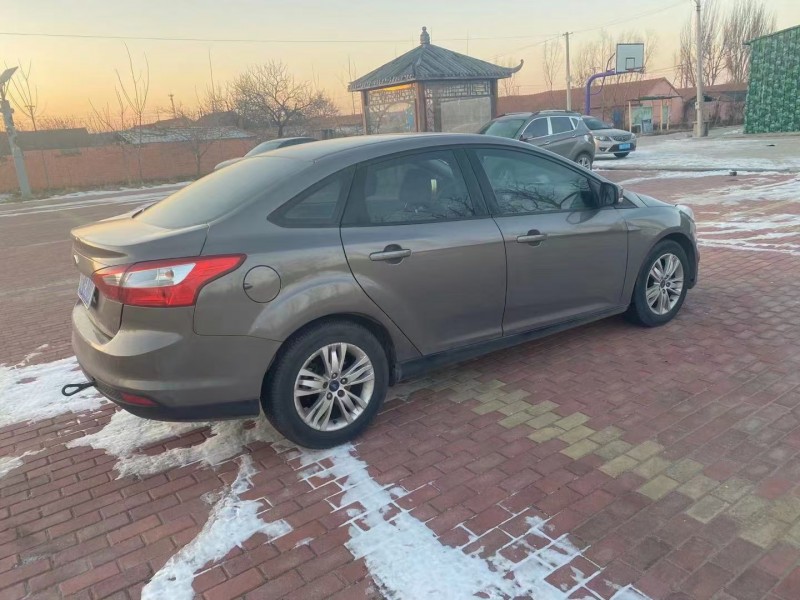 青岛13年福特福克斯2