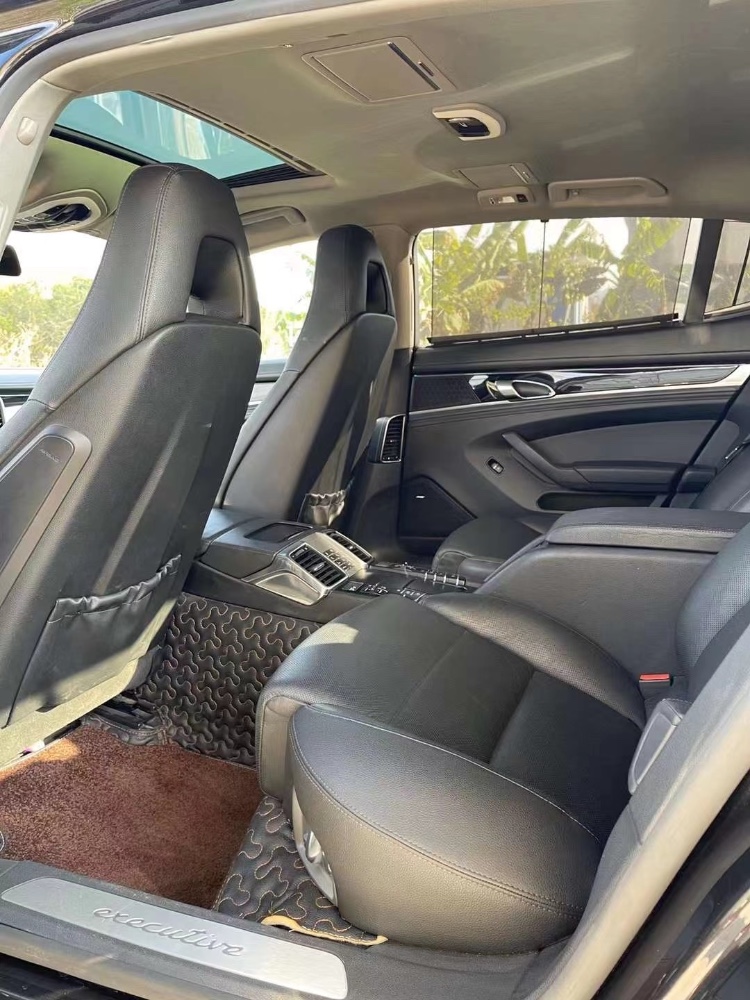 广州13年保时捷帕拉梅拉7