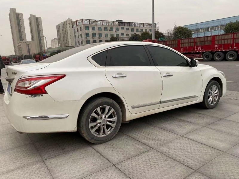 咸陽13年日產天籟8