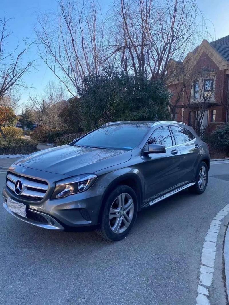 济南17年奔驰GLA2