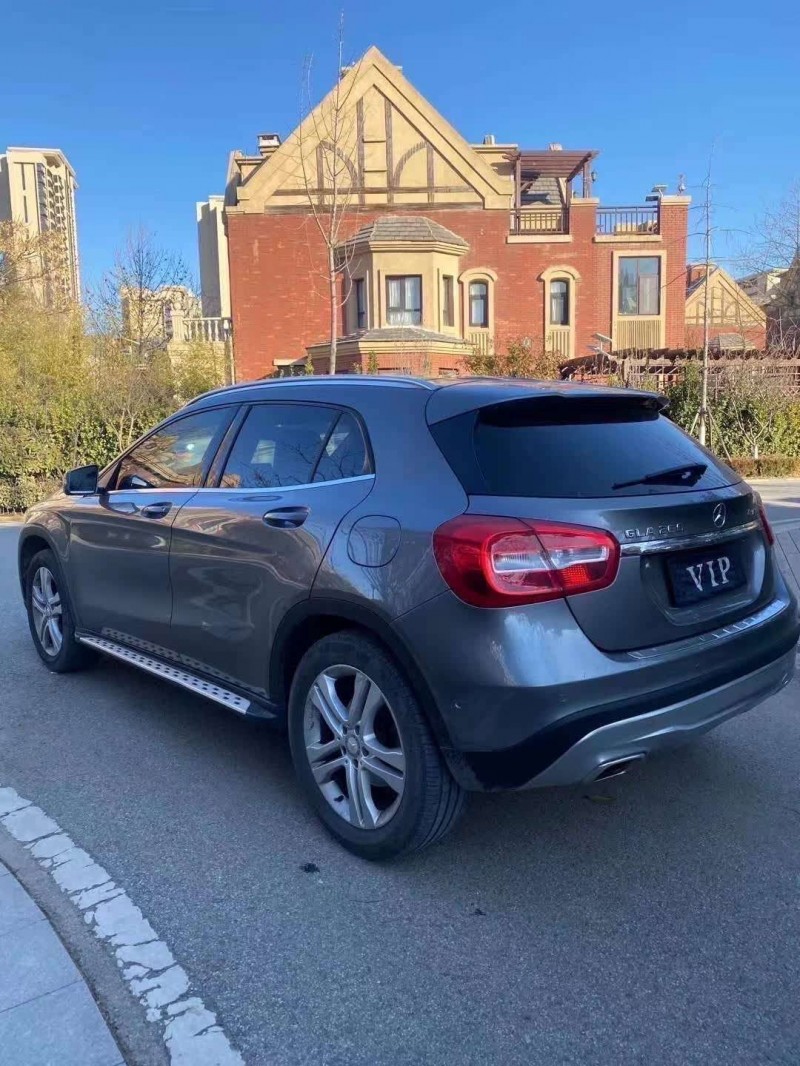 济南17年奔驰GLA9