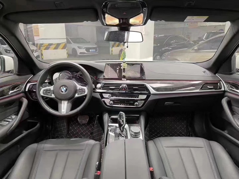 成都18年宝马5系3