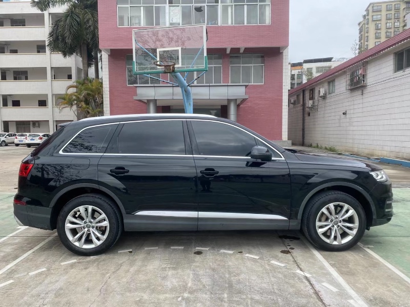 广州17年奥迪Q74