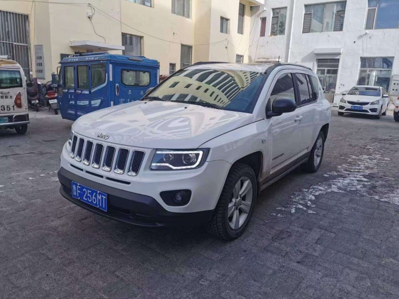 呼和浩特13年Jeep指南者7