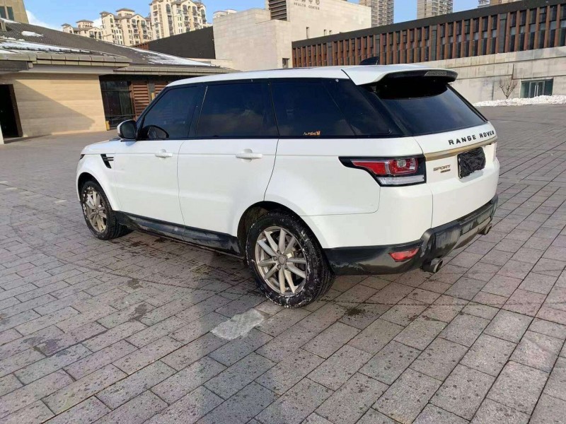 济南18年路虎揽胜运动3