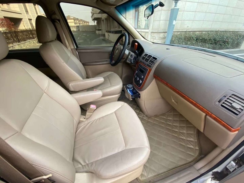 青岛11年别克GL84