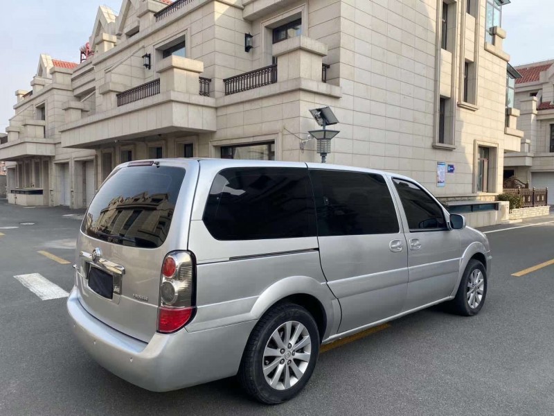 青岛11年别克GL89