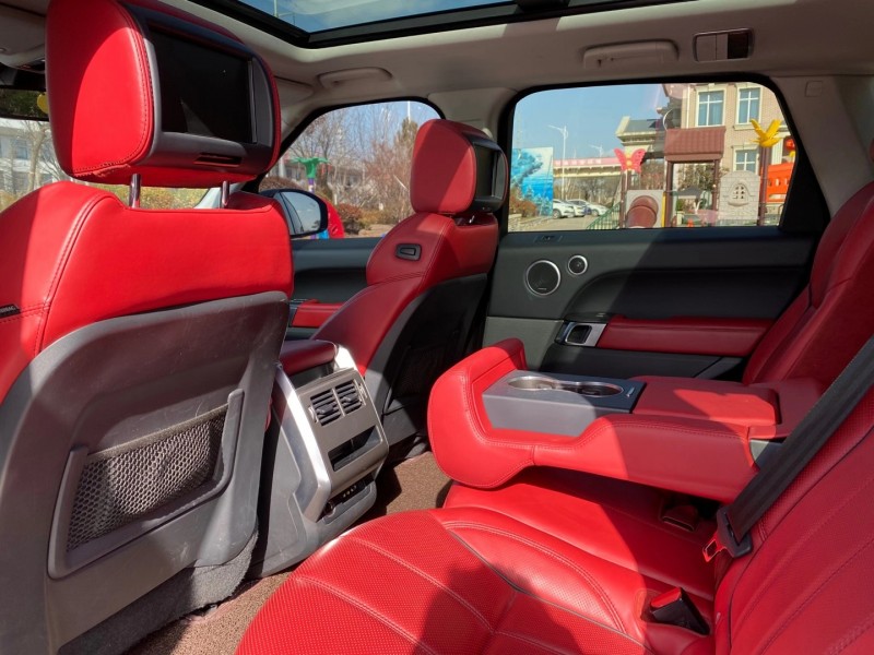 青岛17年路虎揽胜运动8