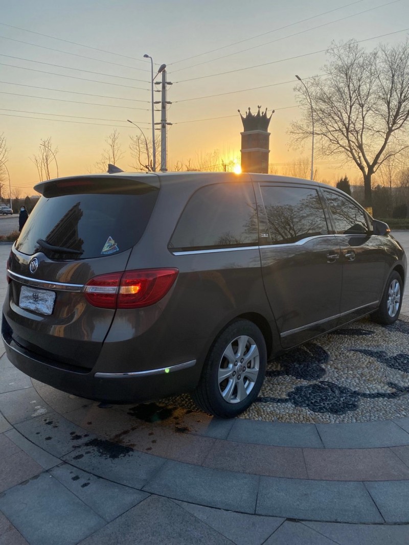 青岛14年别克GL85