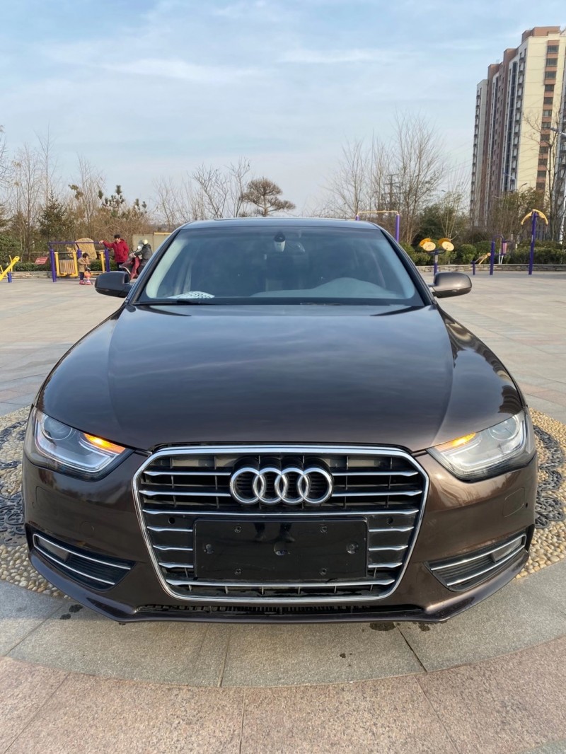 青岛16年奥迪A4L1