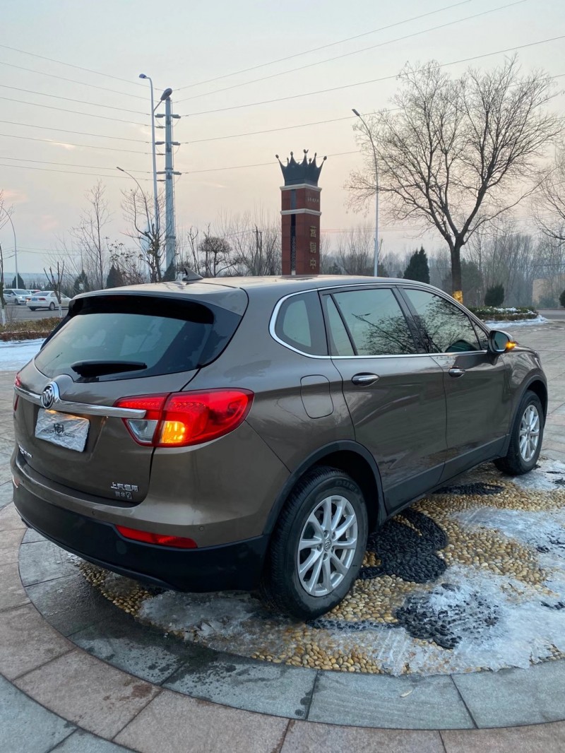 青岛16年别克昂科威5