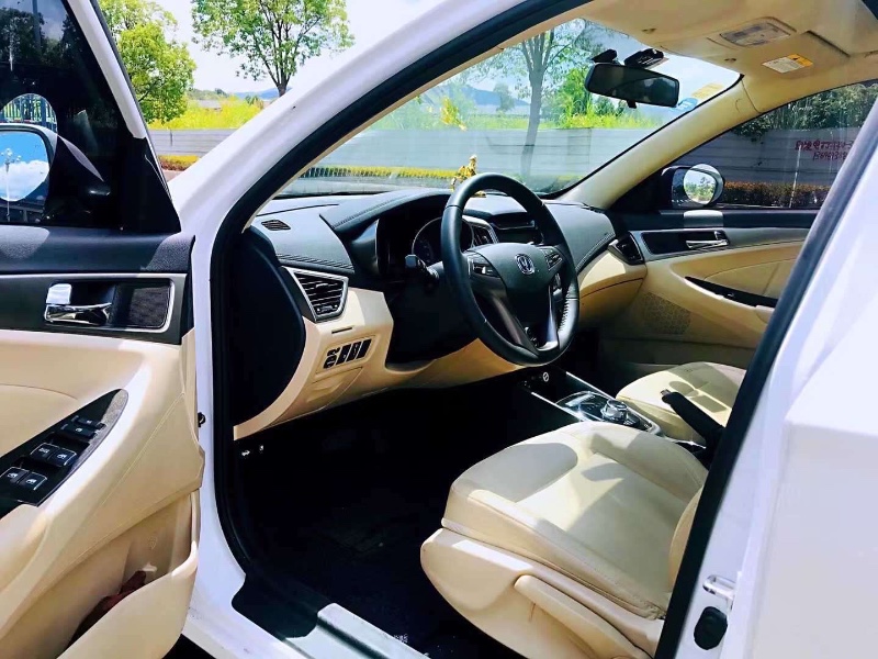 廈門18年長安汽車逸動新能源5