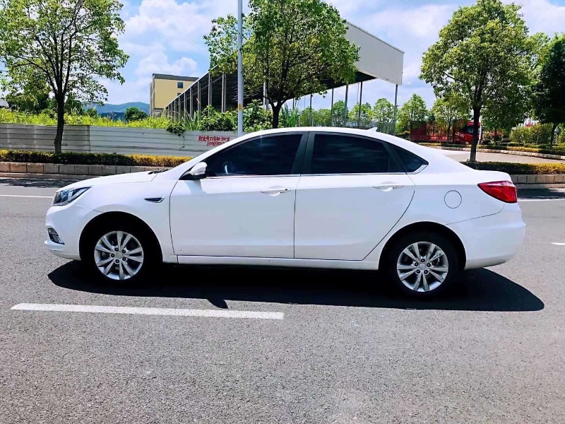 廈門18年長安汽車逸動新能源8