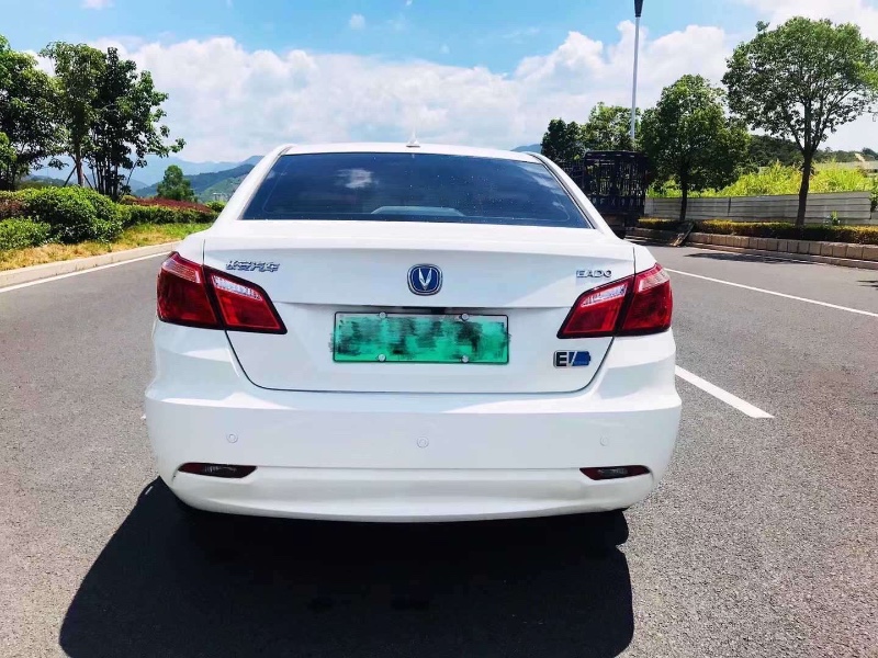 廈門18年長安汽車逸動新能源9
