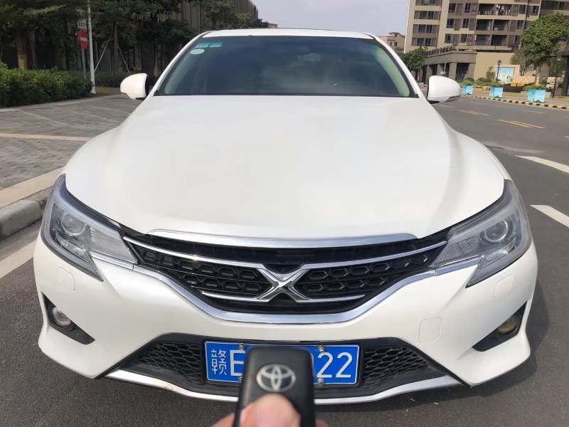 广州14年丰田锐志1