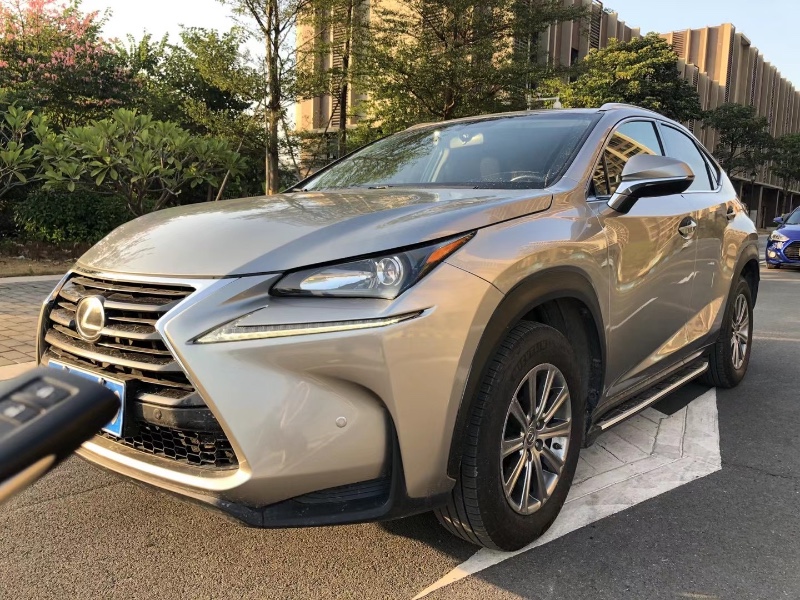 广州17年雷克萨斯NX2