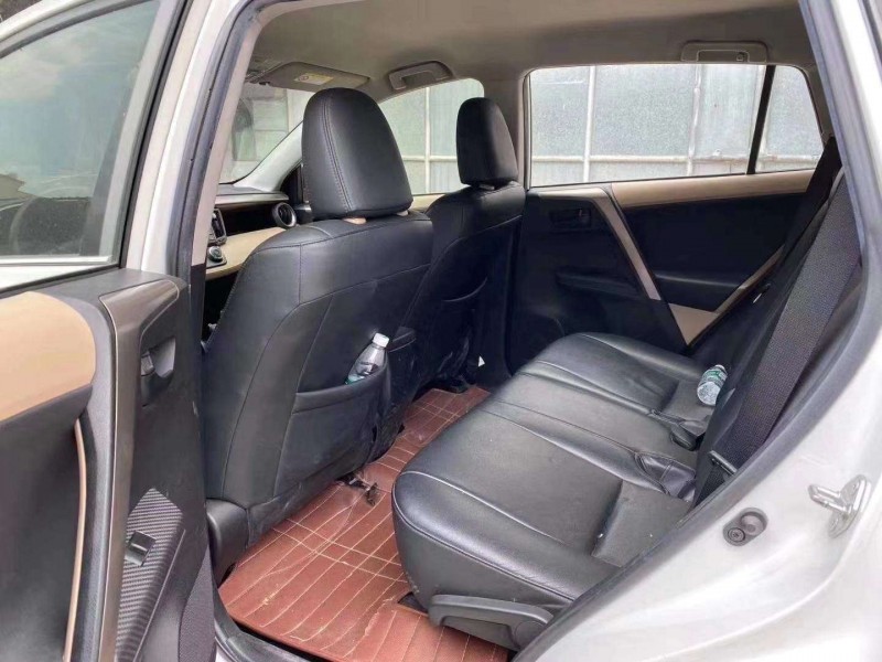 長沙14年豐田RAV44