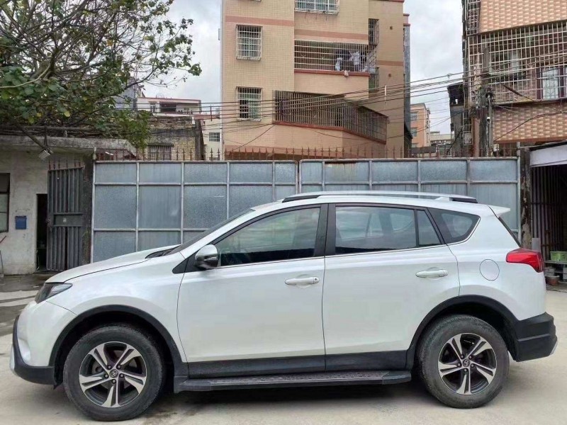 長沙14年豐田RAV46
