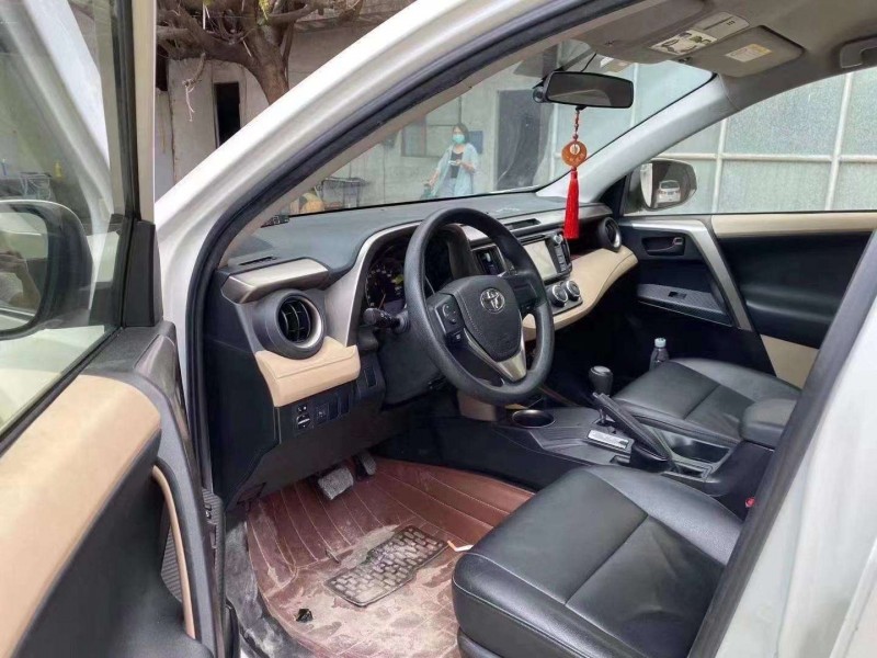 長沙14年豐田RAV45