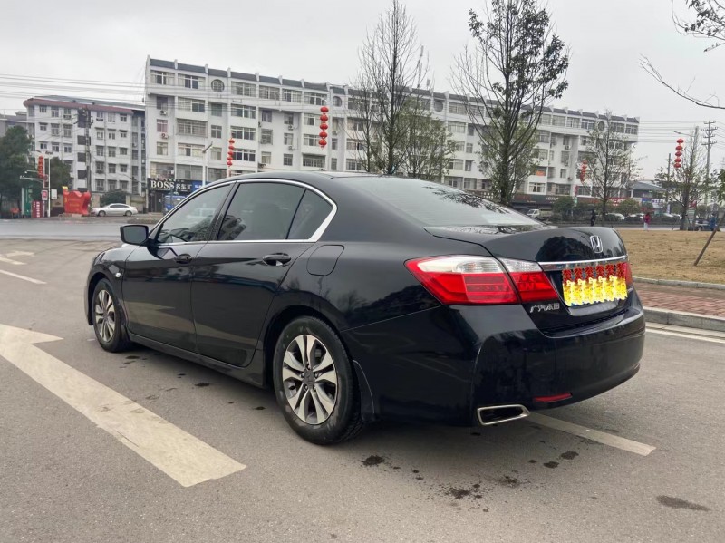 东莞15年本田雅阁4