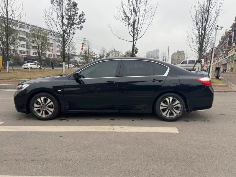 东莞15年本田雅阁5