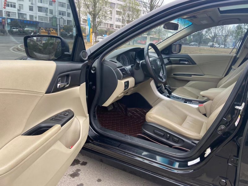 东莞15年本田雅阁8