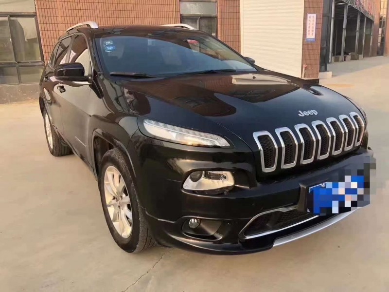 大同18年Jeep自由光2