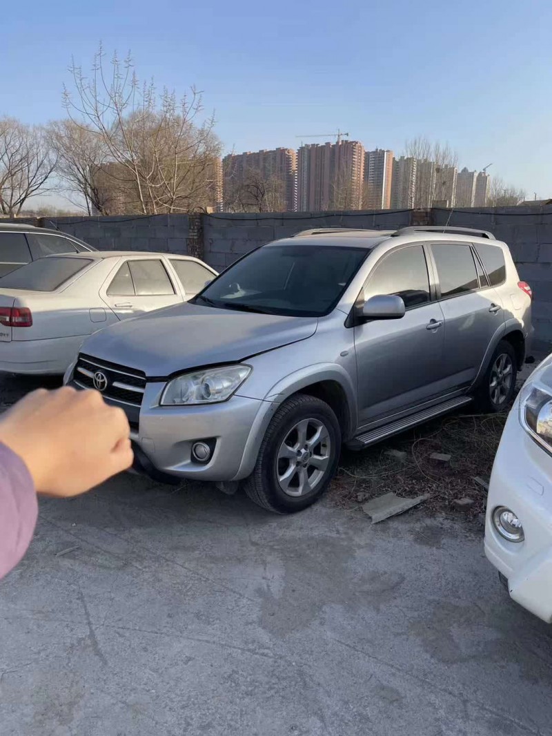 太原11年豐田RAV42