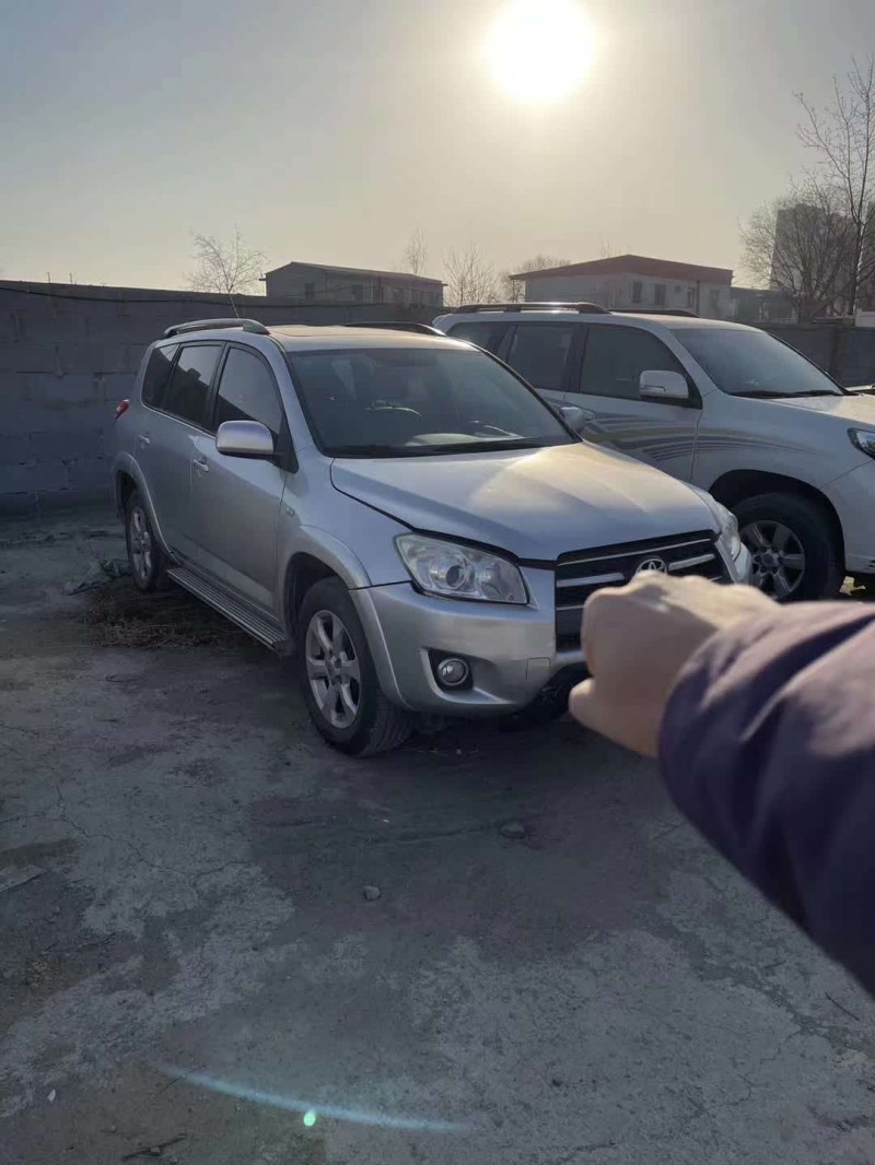 太原11年豐田RAV43