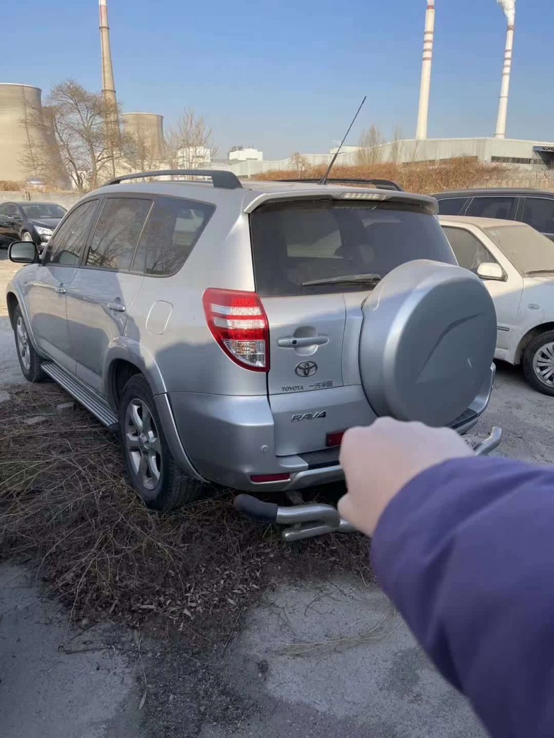 太原11年豐田RAV46